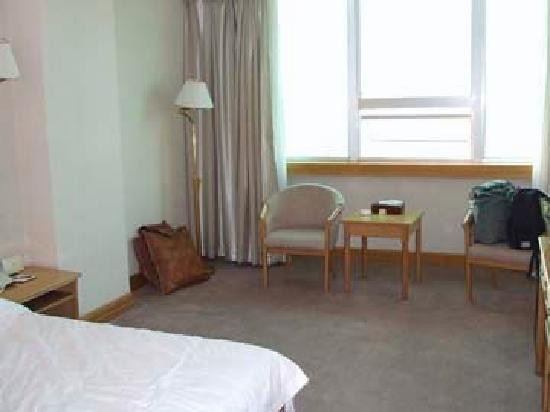 吐哈石油大厦主图