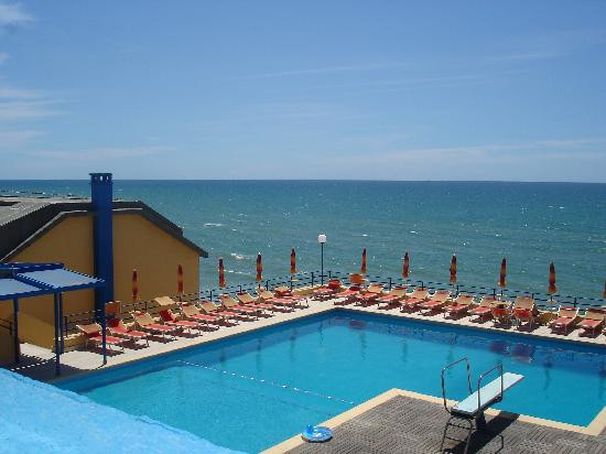 狄瑟萨里大酒店