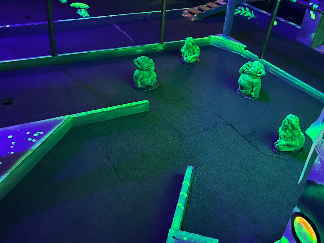 House of Holes-德比必去景点