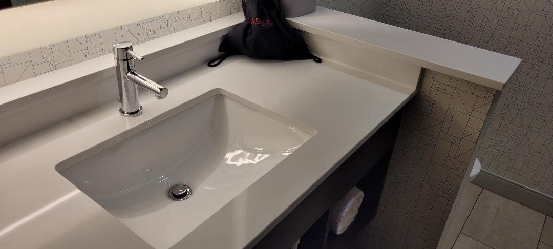 Holiday Inn Express & Suites Milledgeville By IHG-浴室
