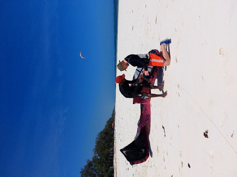 Coral Kiteboarding-迪亚尼必去景点