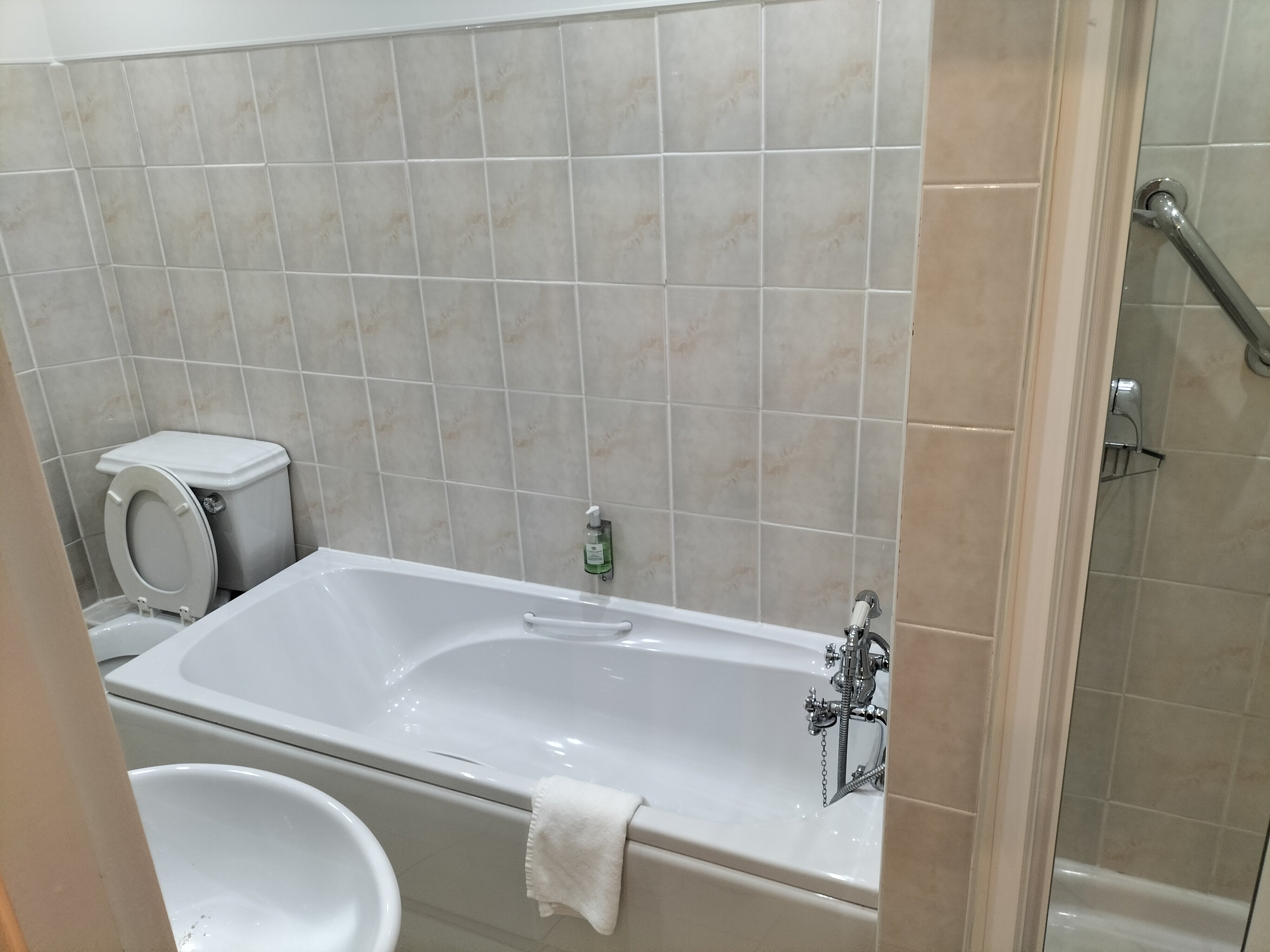 The Devonshire Park Hotel Eastbourne-浴室