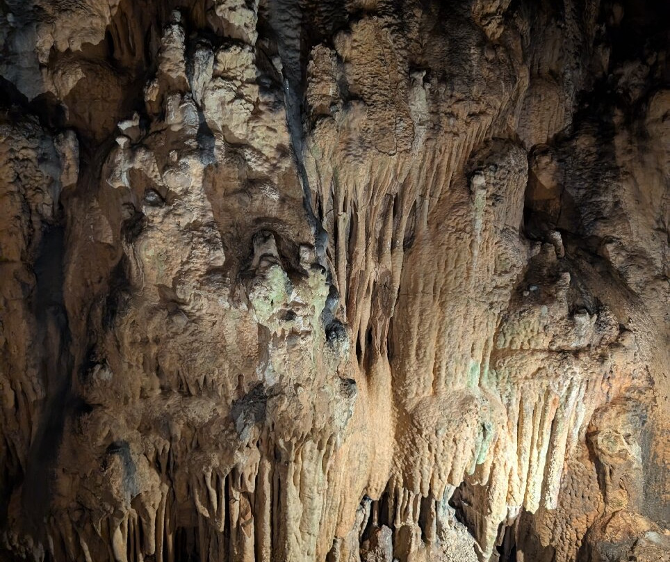 Biserujka Cave景点图片