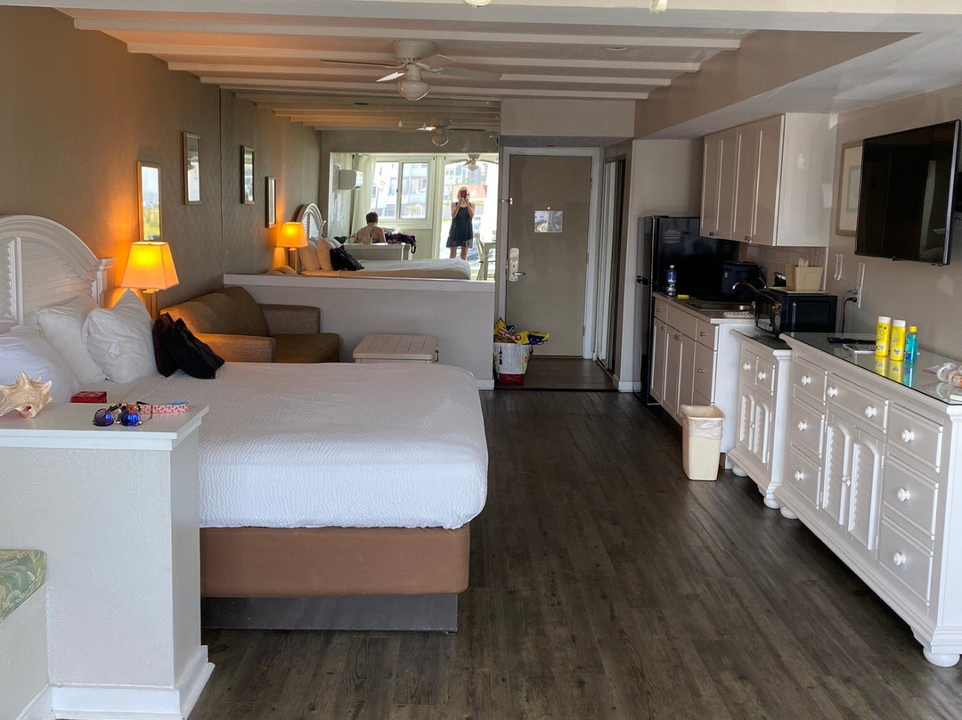 Surf Club Oceanfront Hotel & Beach House主图