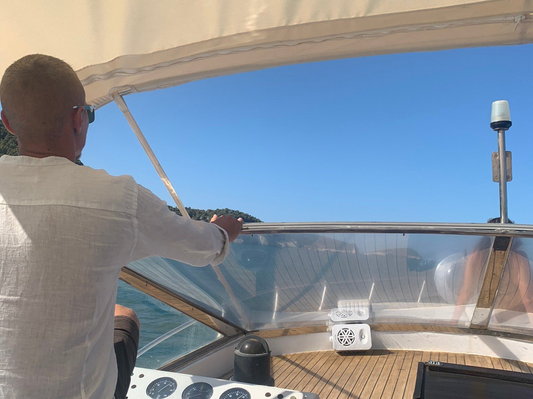 Albachiara Boat Escursioni e Aperitivi in barca-维耶斯泰必去景点