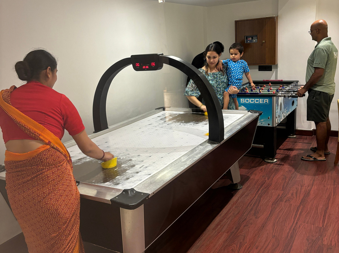 果阿皇家兰花海滩度假村主图