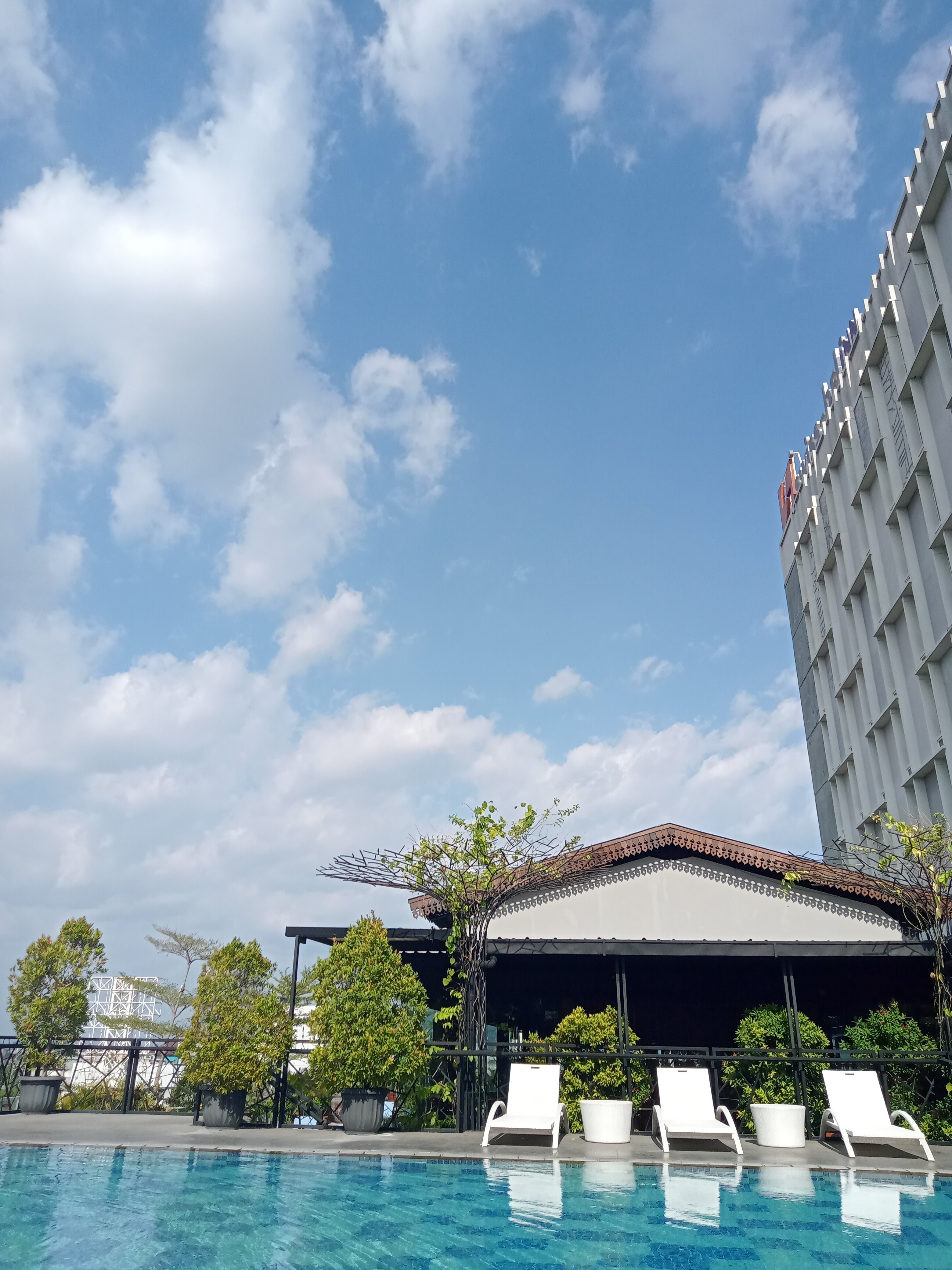 Swiss-Belinn Saripetojo Solo-泳池