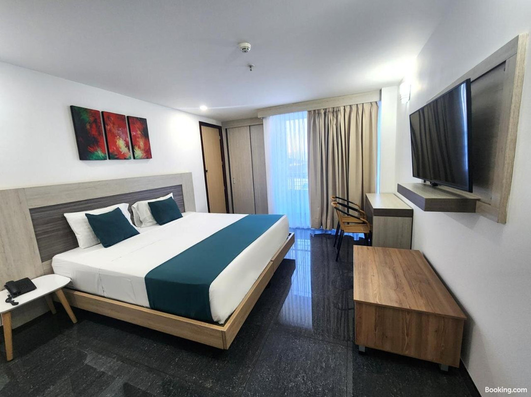 B&E Apartasuites Hotel主图