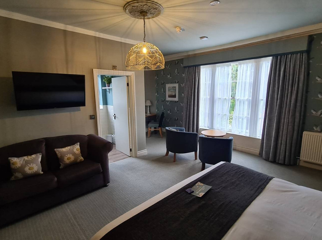 Riverside Inn Hotel主图