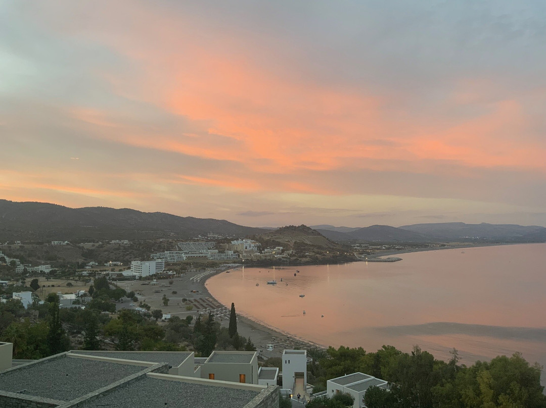 林多斯布鲁酒店主图