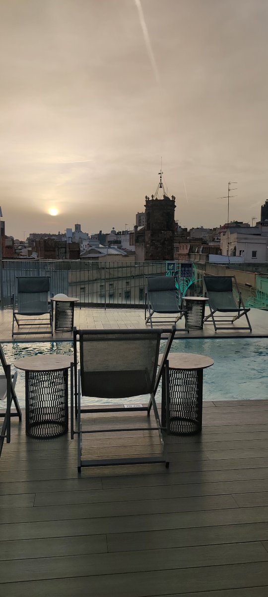 巴塞罗那雷克酒店-限成人入住-泳池