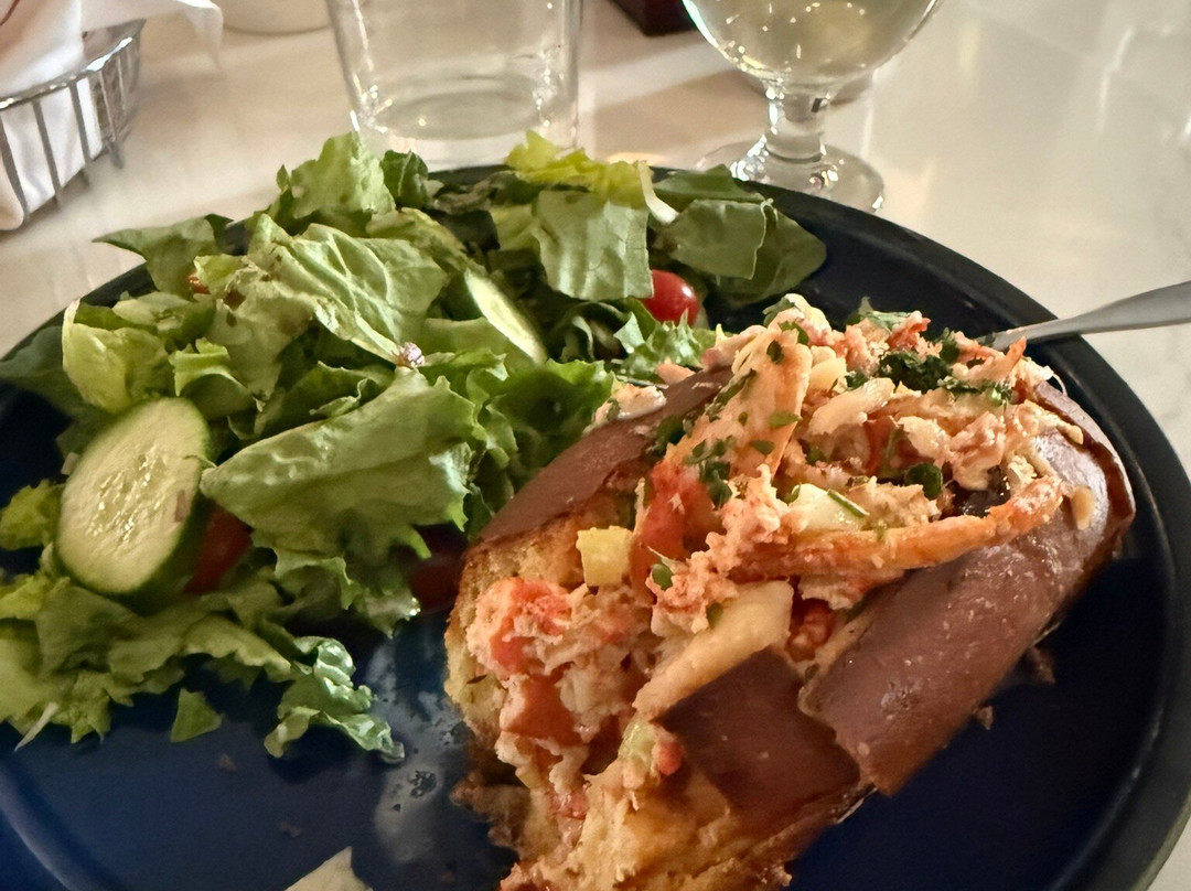The Oyster And Clam Bar At The Bruynswick Inn
