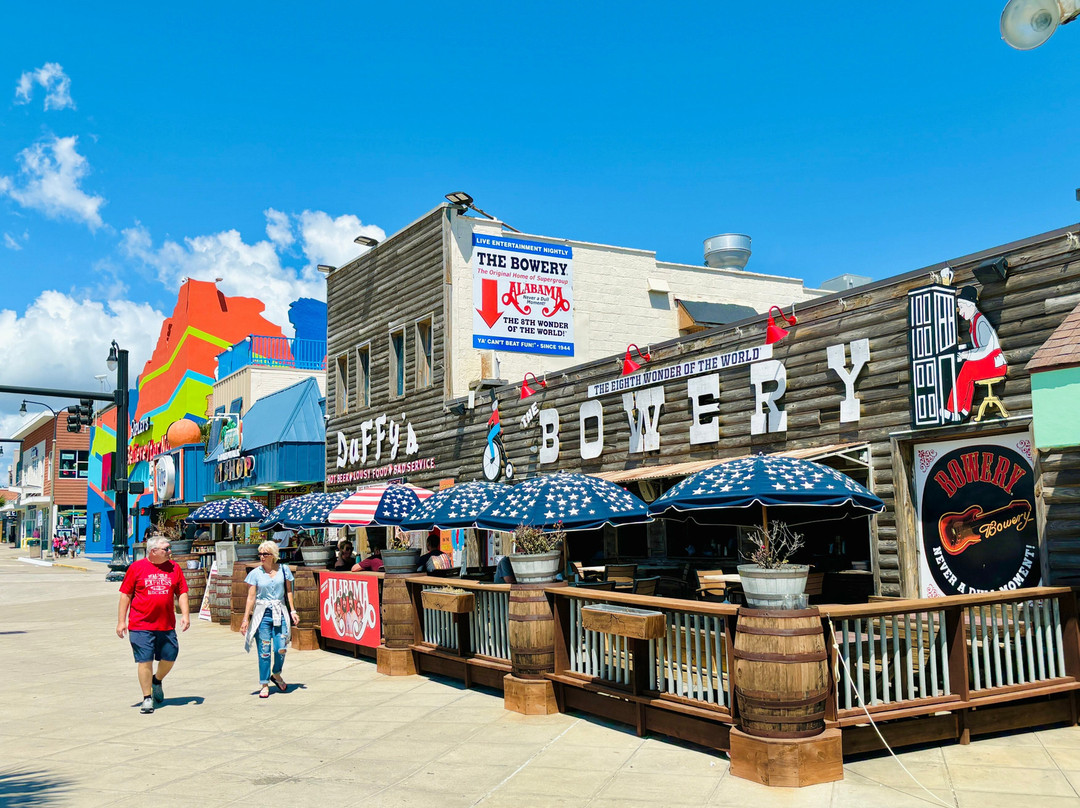 The Bowery-美特尔海滩必去景点