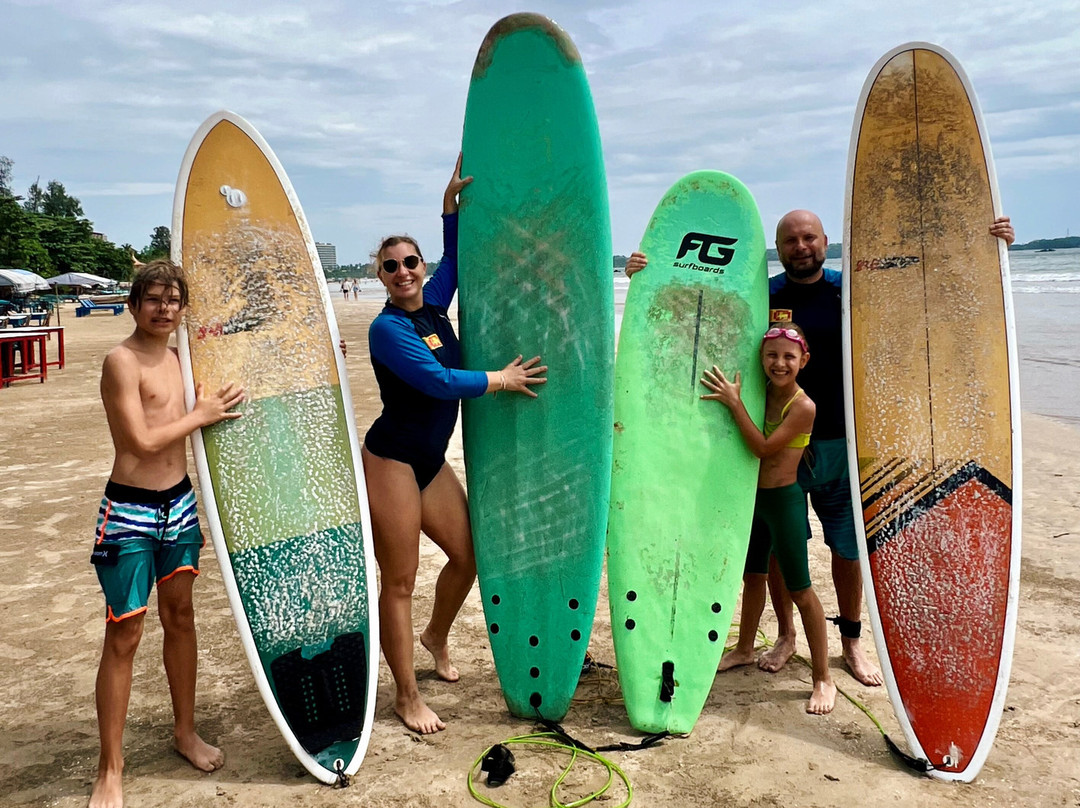 Coconut King Point (Navod Surf School)景点图片