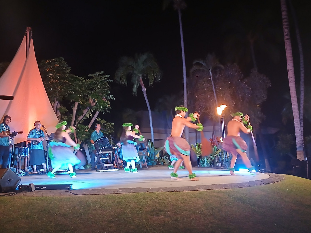 Hawaiiloa Luau-卡慕也拉必去景点