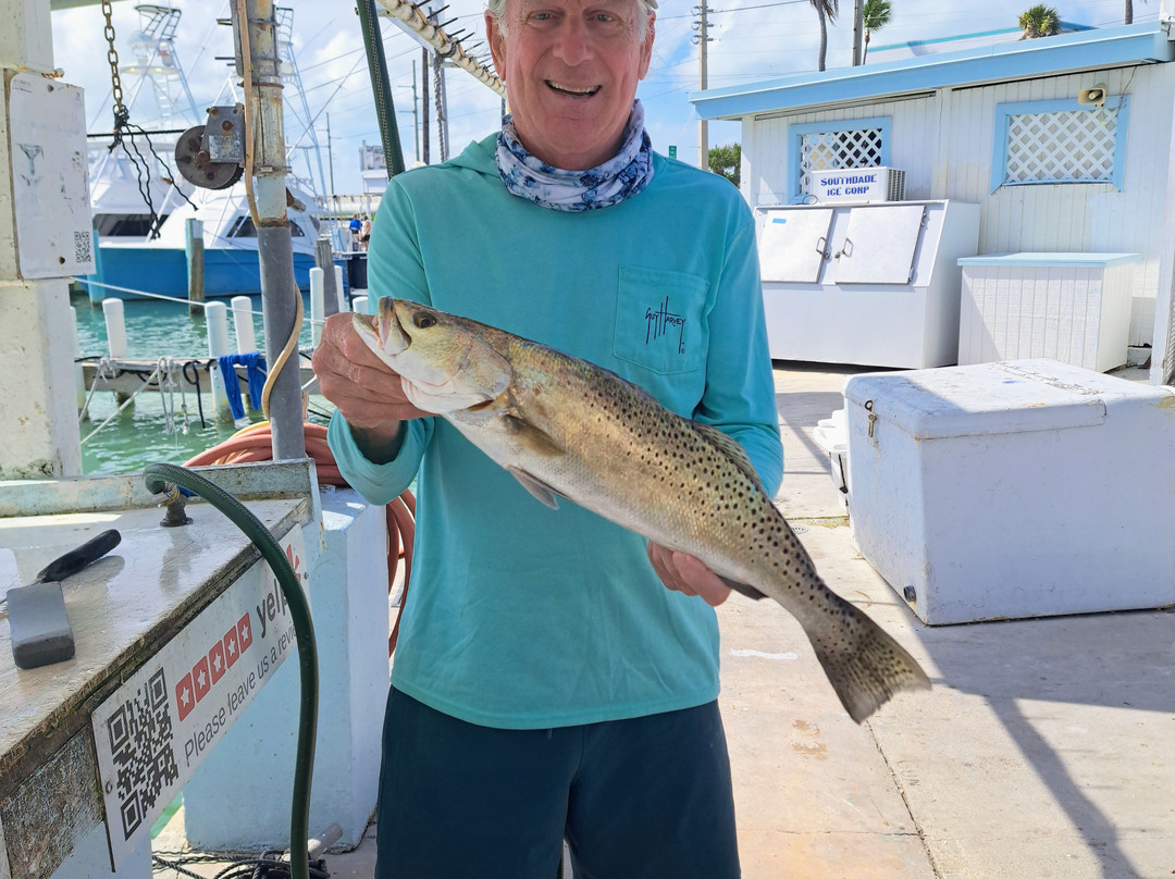 Capt. Bill Bassett Fishing-伊斯拉摩拉达必去景点
