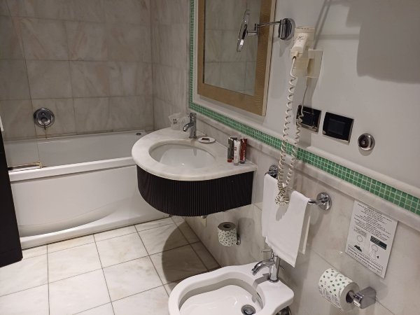 普林希皮卡塔尼亚二世酒店-浴室