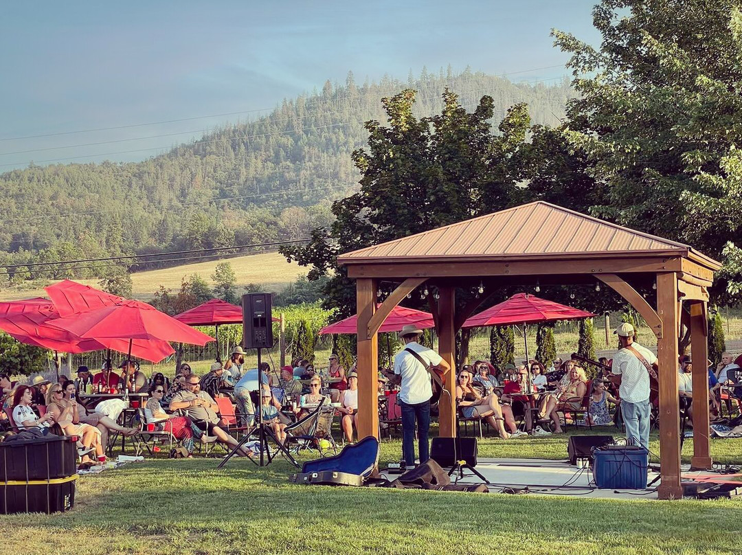 Stoneriver Vineyards-Talent必去景点