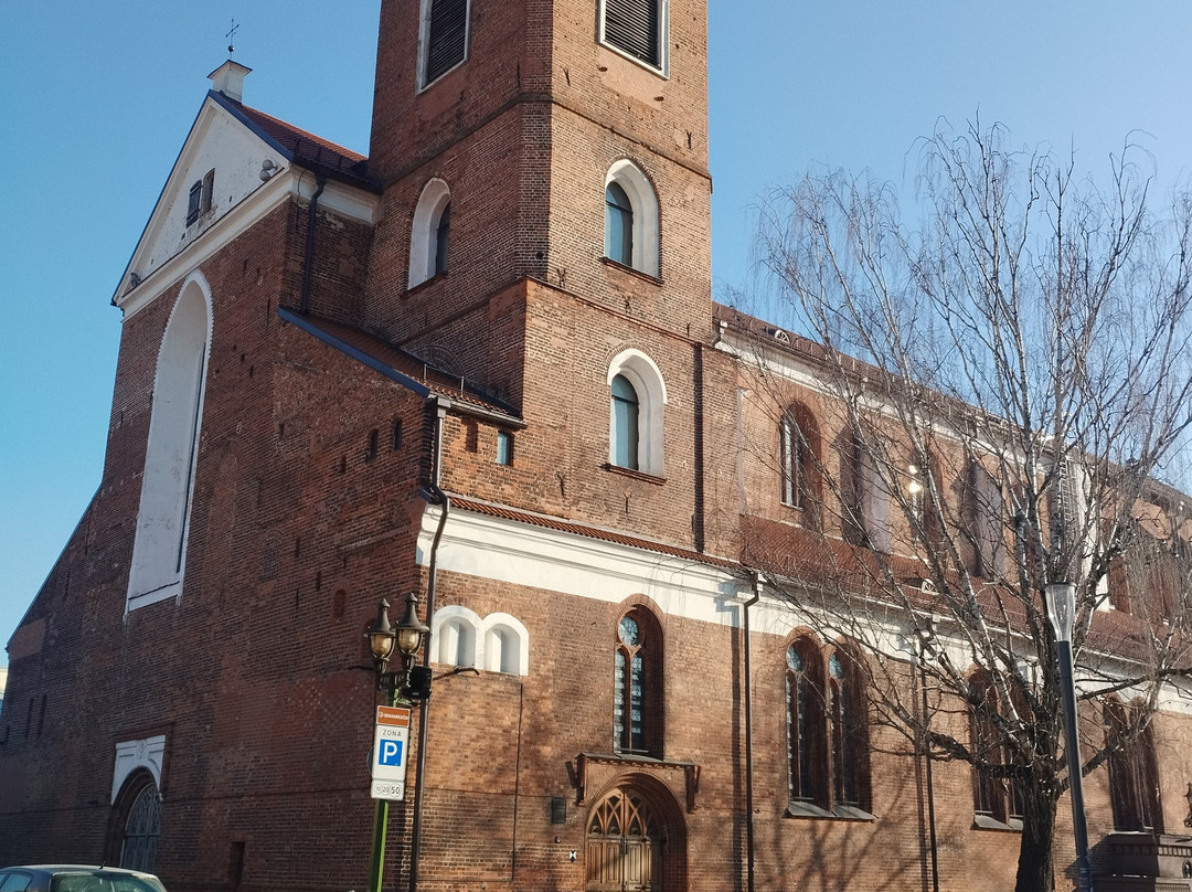 Cathedral of St. Peter and St. Paul-考那斯必去景点