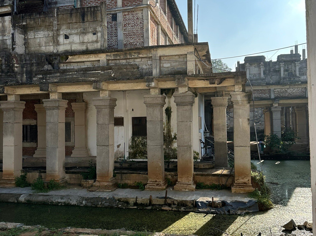 棕榈花园村酒店主图