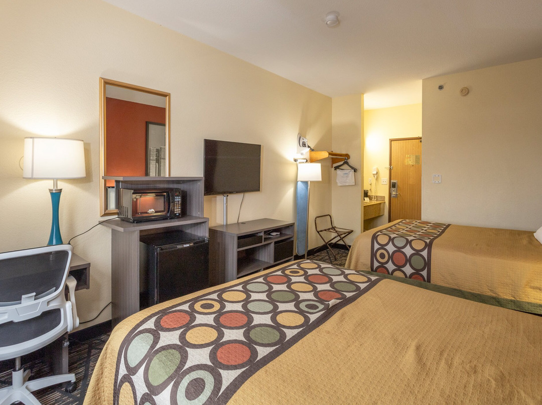 Super 8 by Wyndham Big Rapids主图