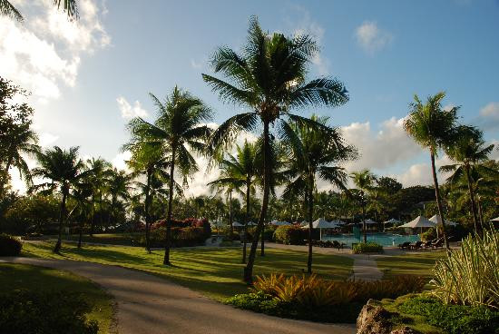 香格里拉麦丹岛度假酒店主图