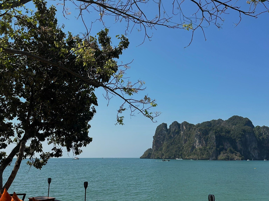 Tew Lay Bar-莱利海滩必去景点