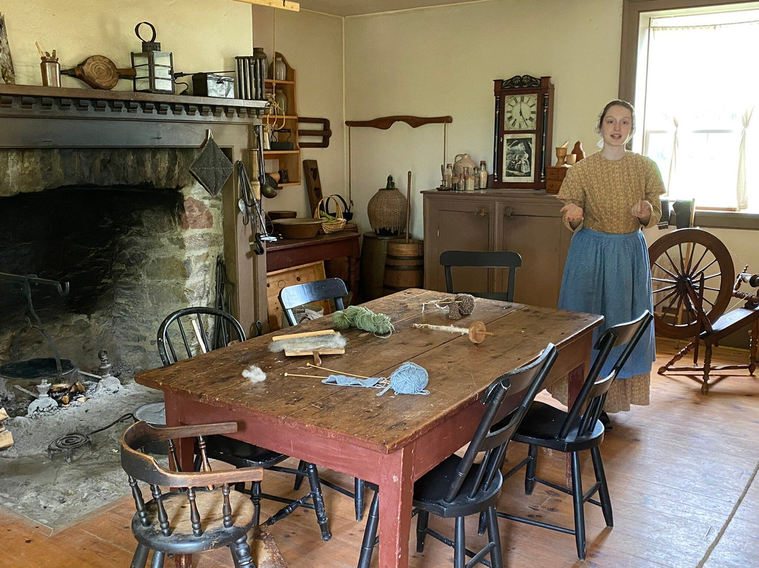 Lang Pioneer Village Museum景点图片