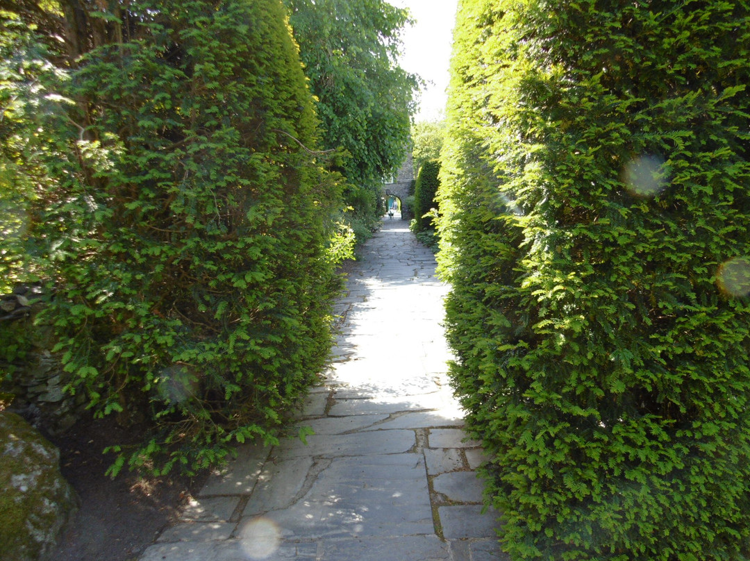 Plas Brondanw Gardens景点图片