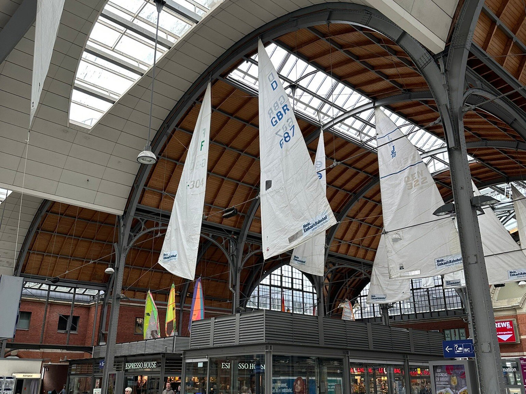 Hauptbahnhof-基尔必去景点