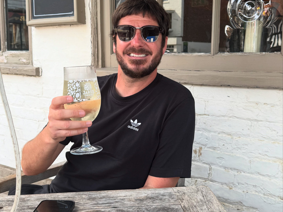 The Woolpack Hotel主图