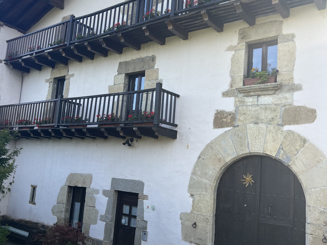 Hotel Akerreta主图