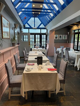 多尼亚同乐会酒店主图