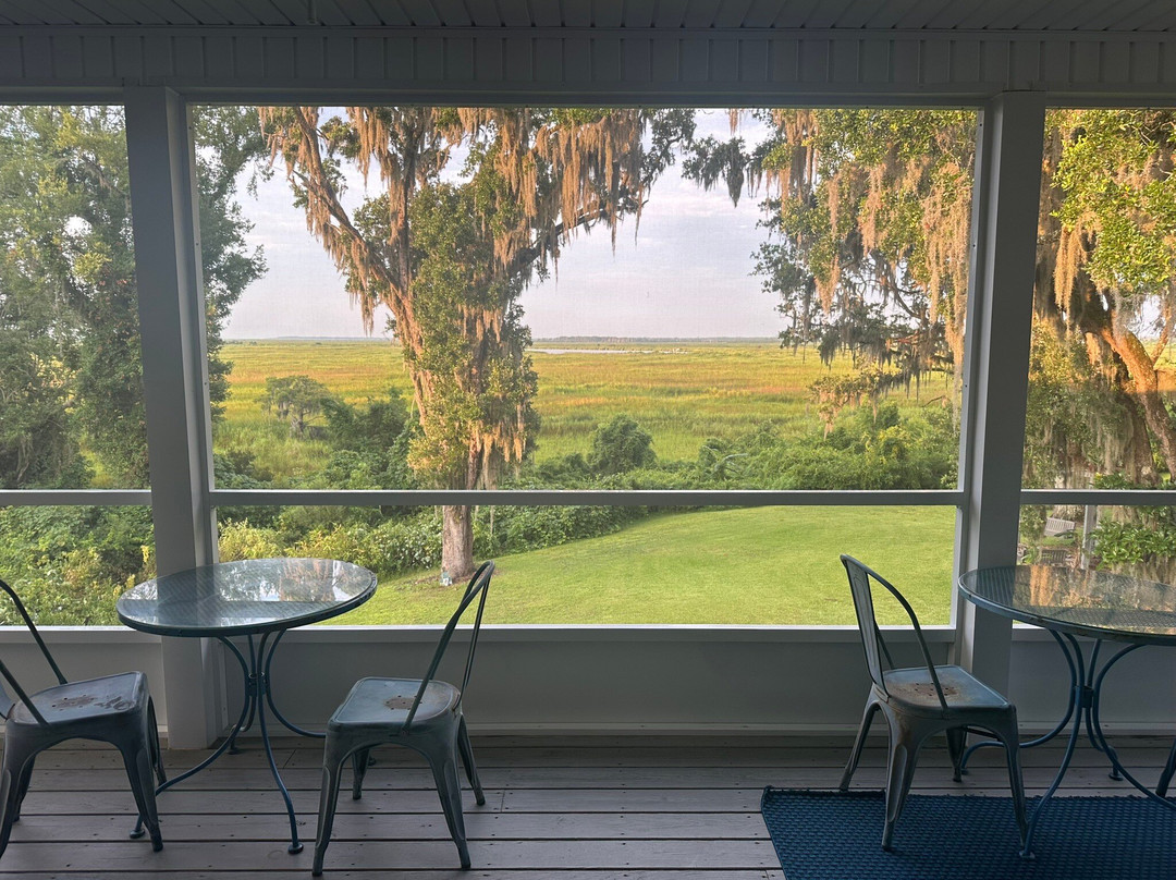 Darien Waterfront Inn - Bed & Breakfast主图