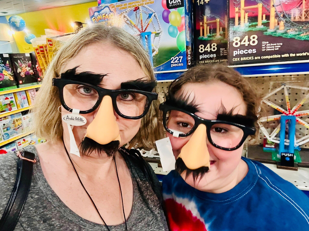 Playthings Etc.-Butler必去景点