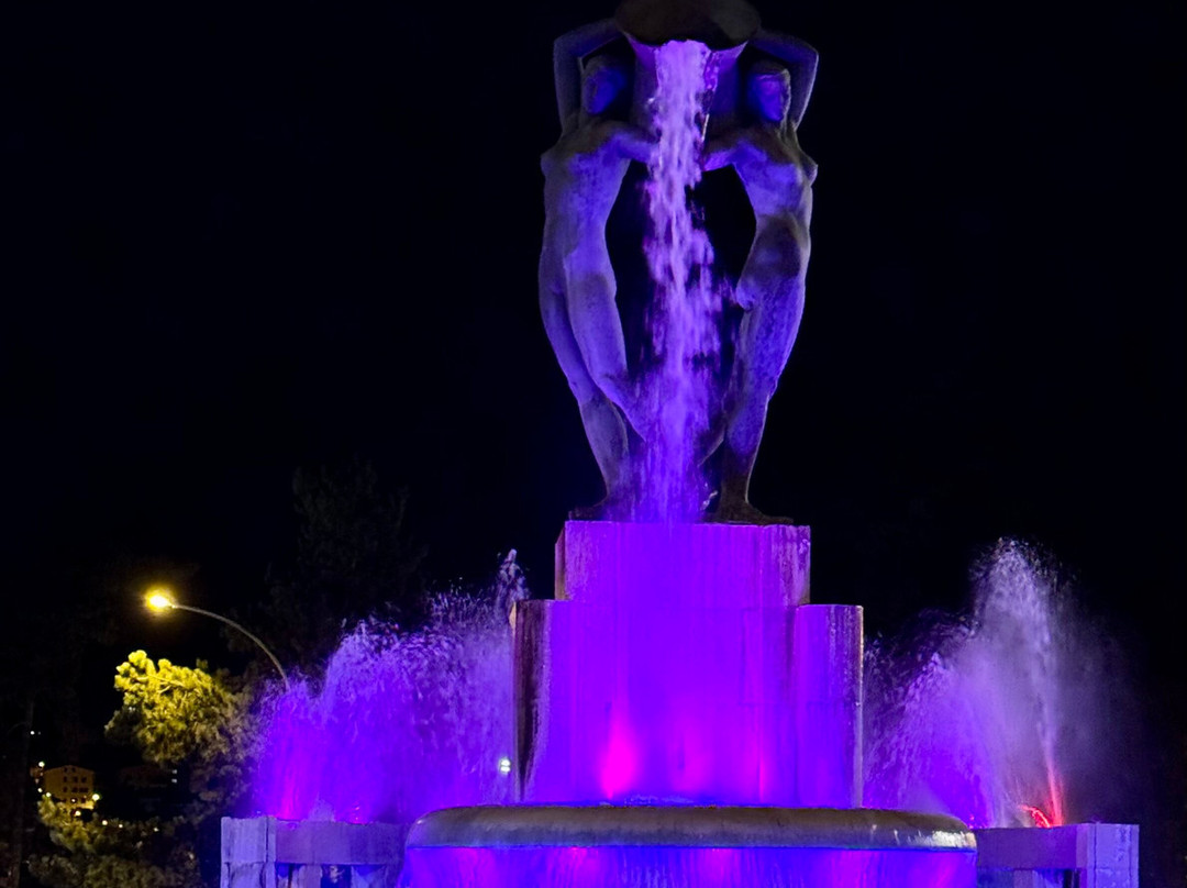 Fontana Luminosa-拉奎拉必去景点