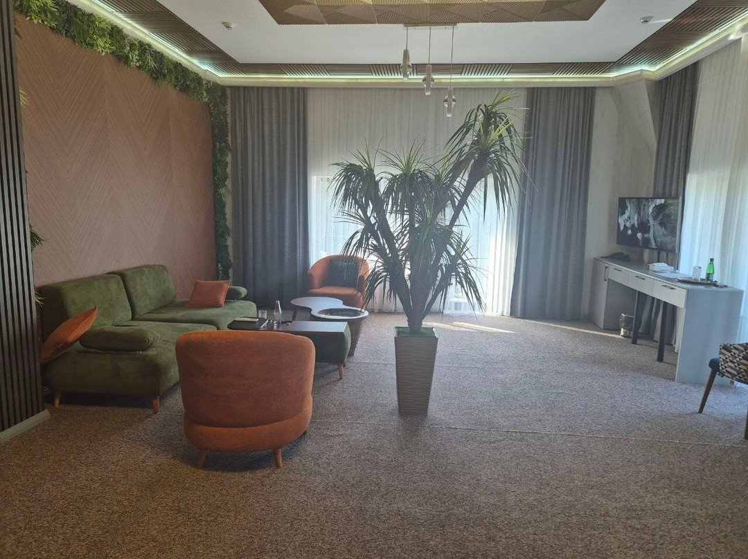 Şərq Vadisi Hotel