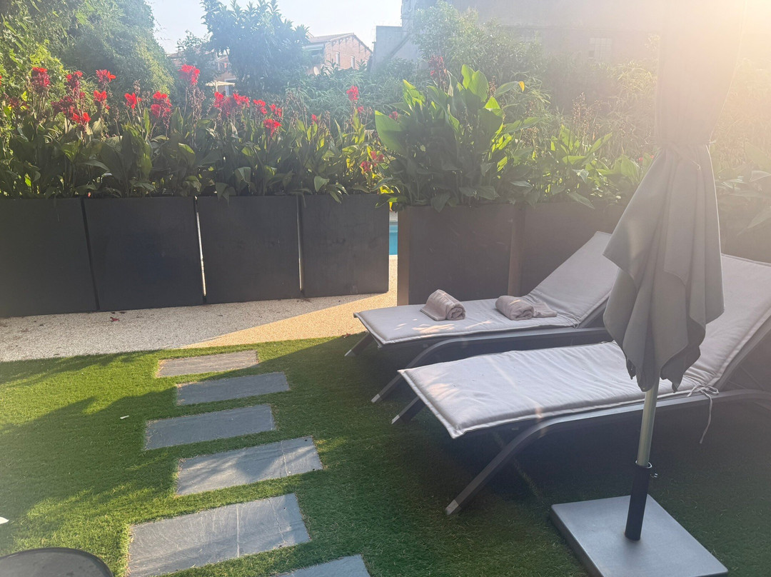 Les Jardins De La Fontaine主图