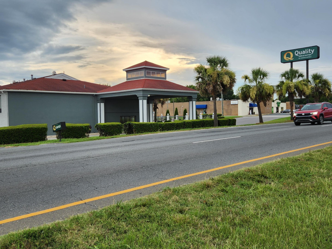 Quality Inn & Suites主图