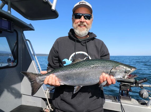 Outsider Charters Inc.-坎贝尔里弗必去景点