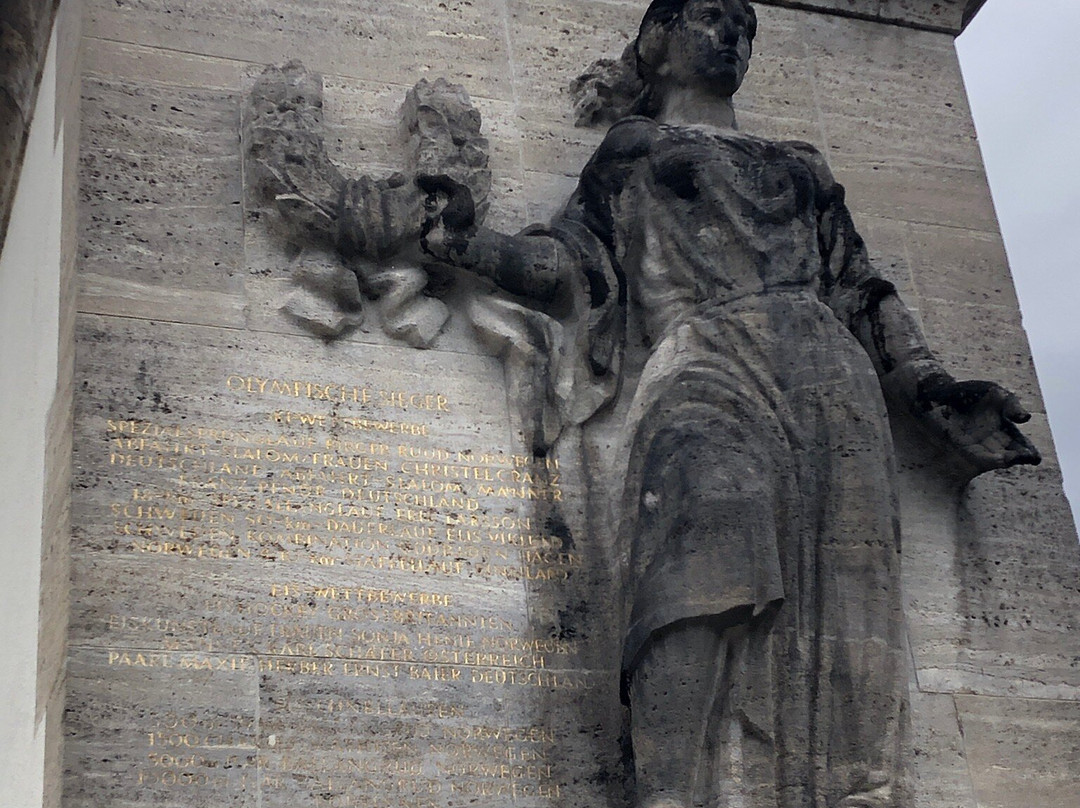 Olympia Skistadion-加米许-帕坦克辛必去景点