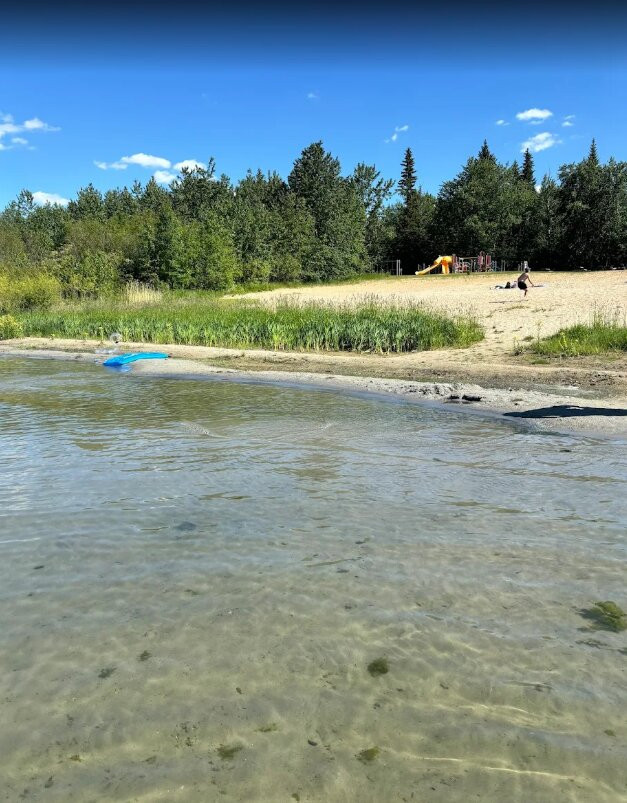 Garner Lake Provincial Park-烟湖必去景点