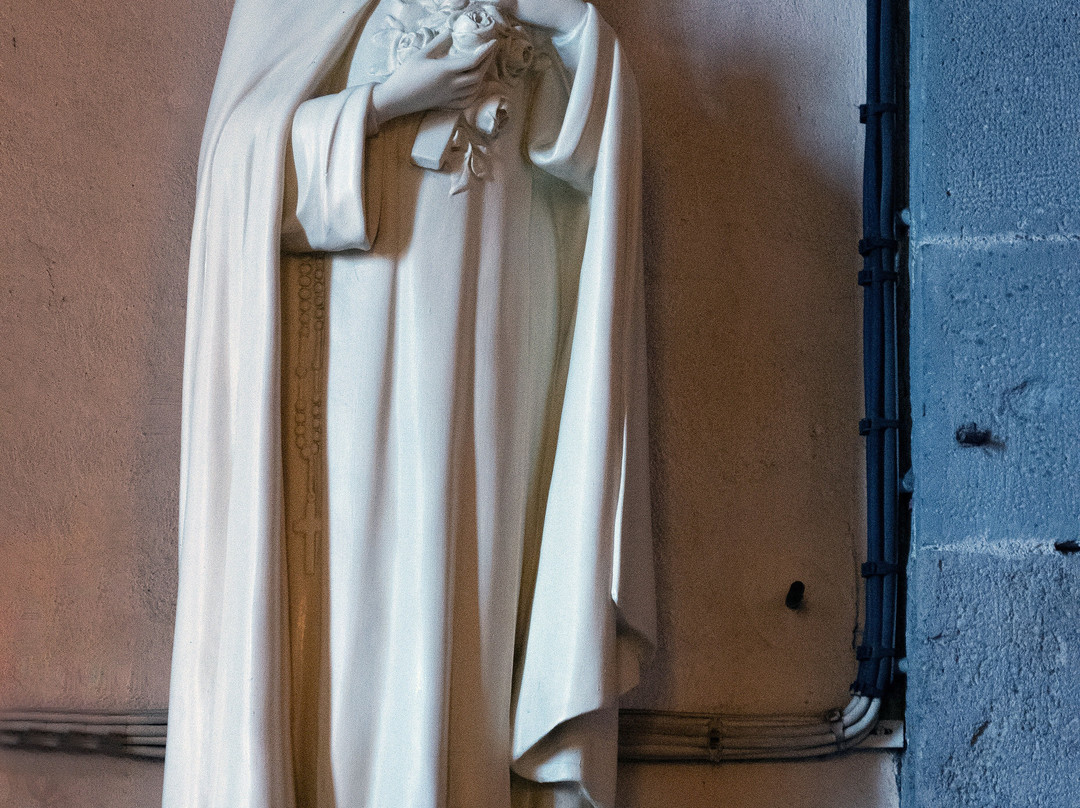 Eglise Saint-Pardoux-蒙多尔必去景点