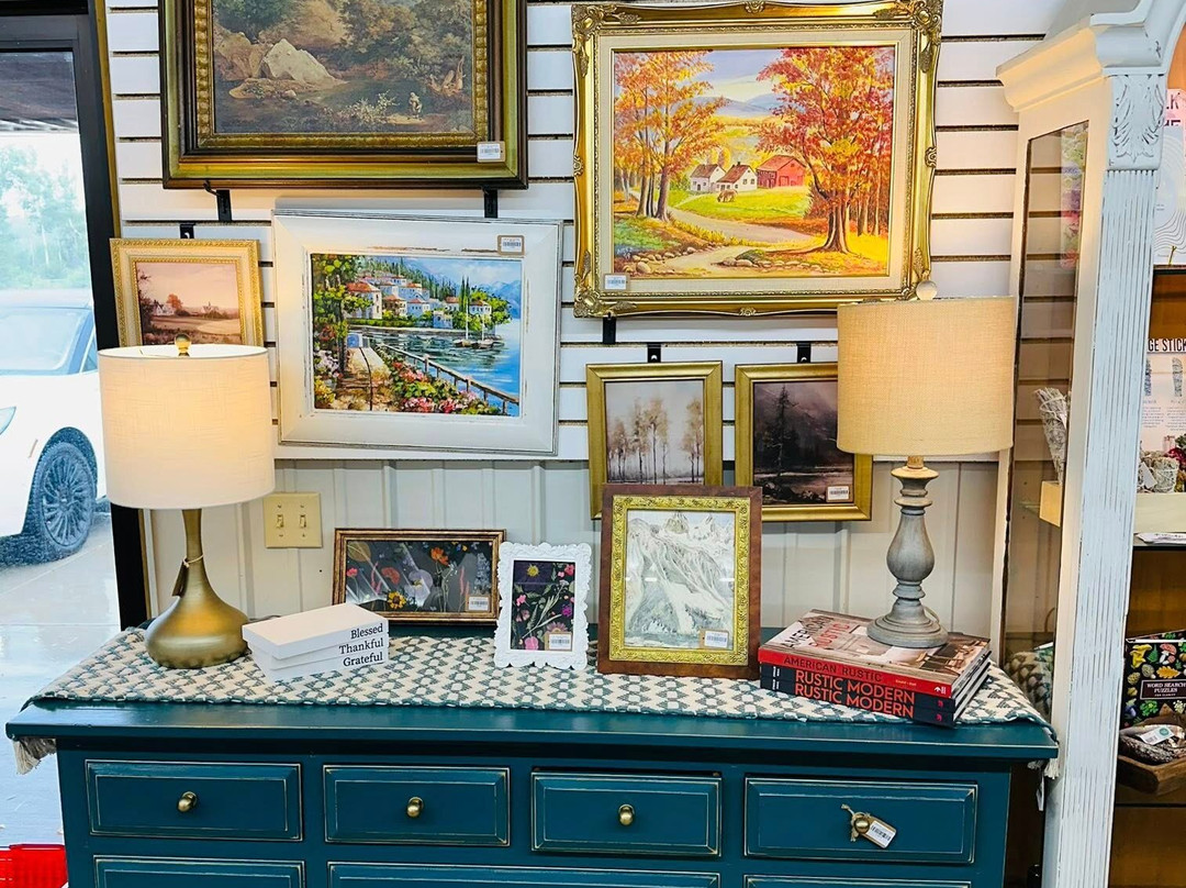 Salvage Sisters, A Repurposed Store-Baxter必去景点