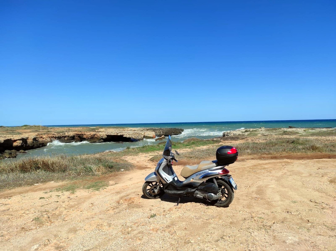 Road Runner Scooter Rent-奥斯图尼必去景点