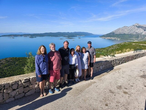 Genuine Tours  by Ella-萨格勒布必去景点