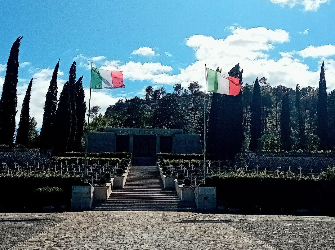 Sacrario Militare di Mignano Montelungo-Mignano Monte Lungo必去景点