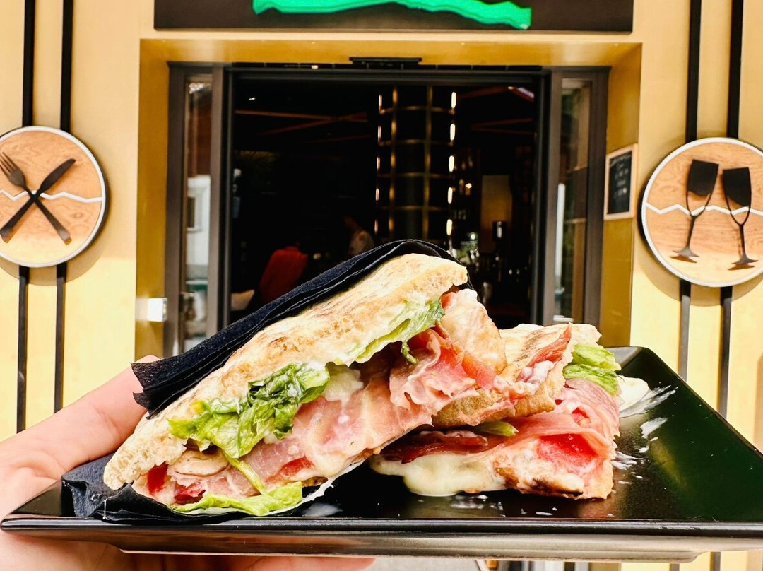 Green's Wine Bar