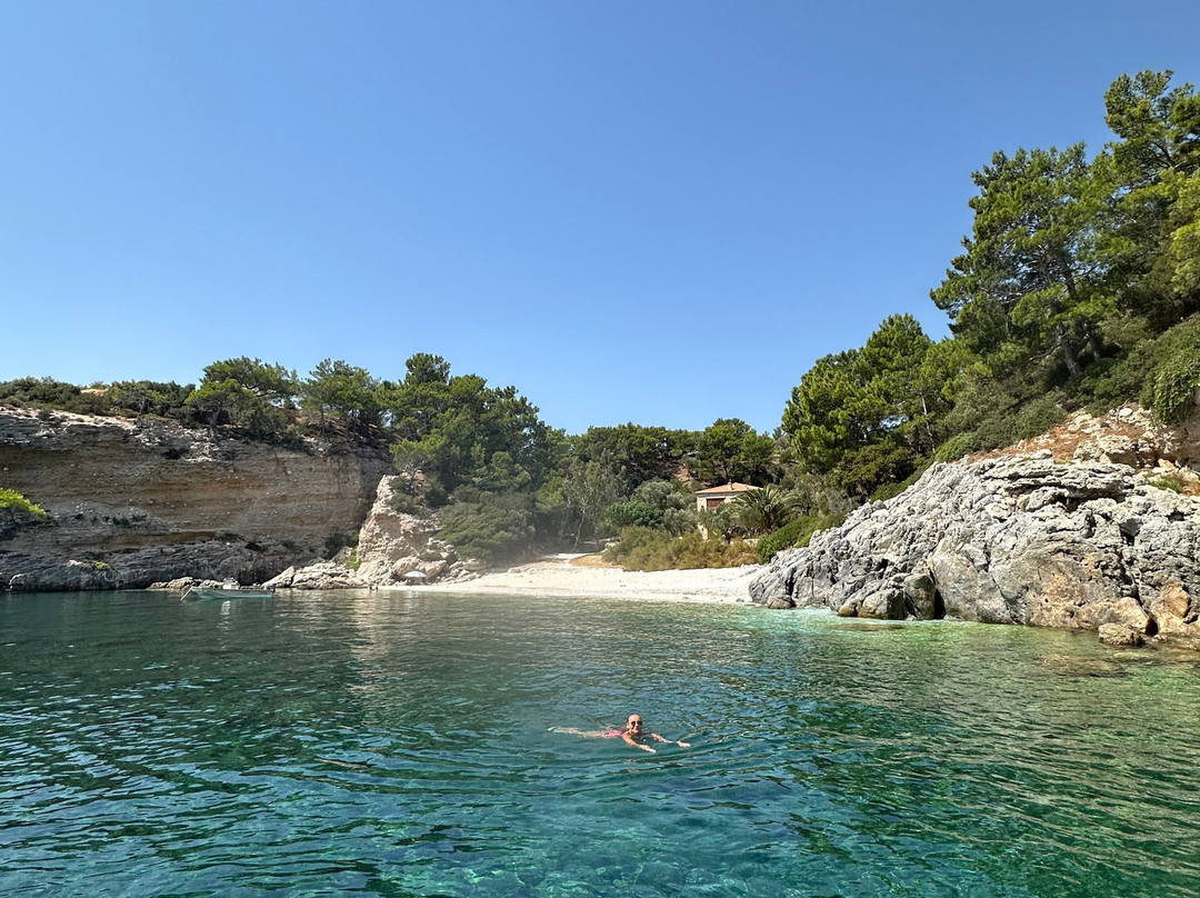 Flagman Service-Ormos Marathokampou必去景点