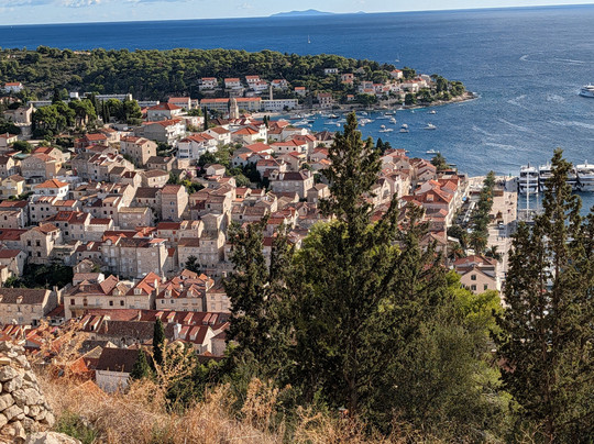 Genuine Tours  by Ella-萨格勒布必去景点